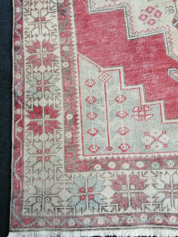 Beige Turkish Runner Rug 4' 7" x 9' 4" Hand-Knotted | No. WR54516
