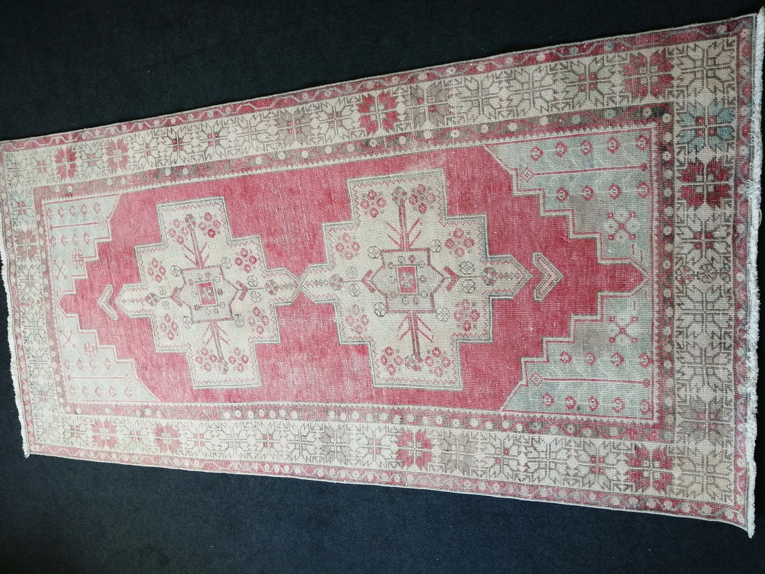 Beige Turkish Runner Rug 4' 7" x 9' 4" Hand-Knotted | No. WR54516