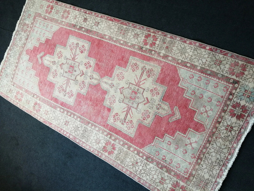 Beige Turkish Runner Rug 4' 7" x 9' 4" Hand-Knotted | No. WR54516