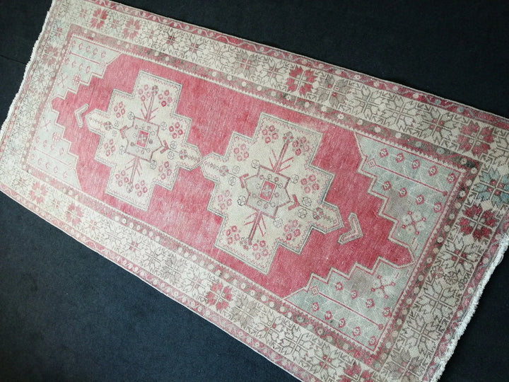 Beige Turkish Runner Rug 4' 7" x 9' 4" Hand-Knotted | No. WR54516
