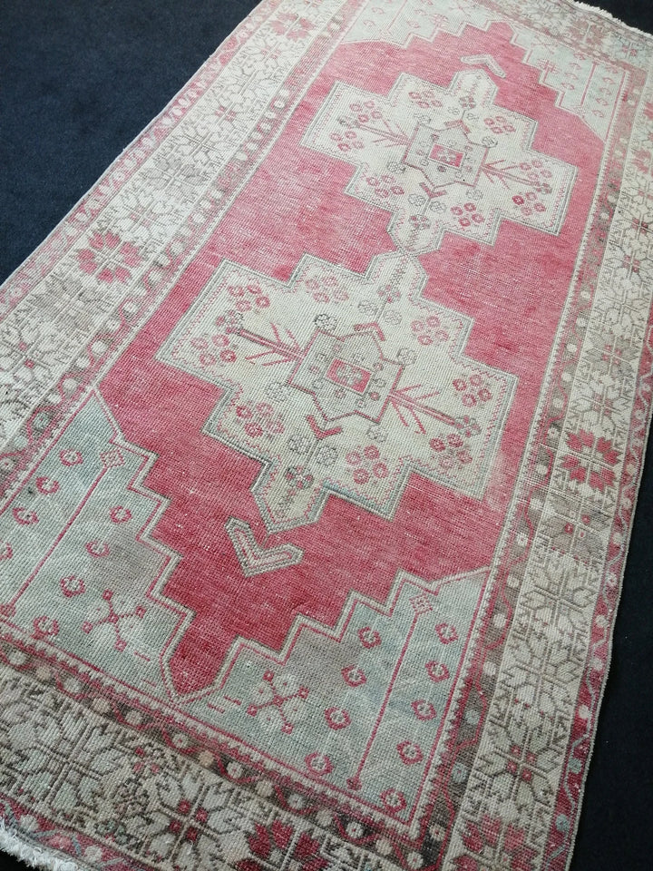 Beige Turkish Runner Rug 4' 7" x 9' 4" Hand-Knotted | No. WR54516
