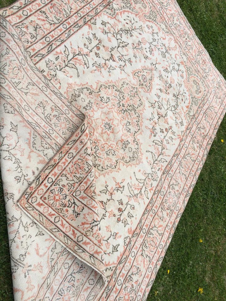 Beige Turkish Runner Rug 6' x 10' Hand-Knotted | No. WR55847