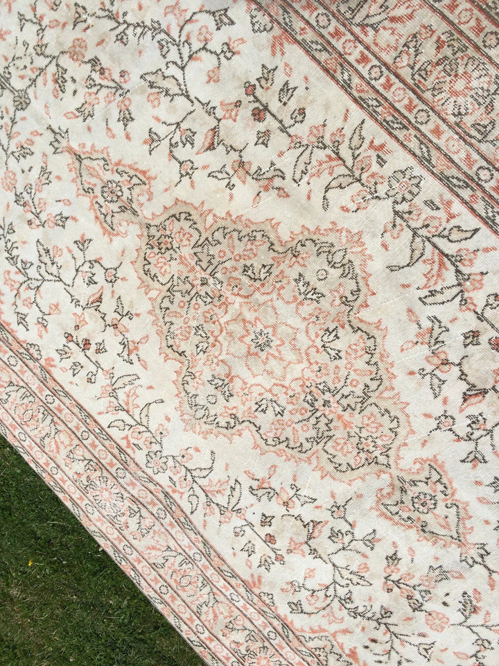 Beige Turkish Runner Rug 6' x 10' Hand-Knotted | No. WR55847