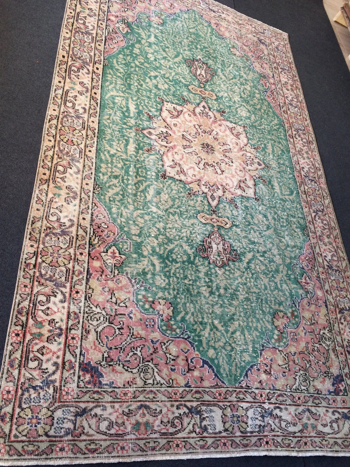 Green Turkish Runner Rug 5' x 9' Hand-Knotted | No. WR57226
