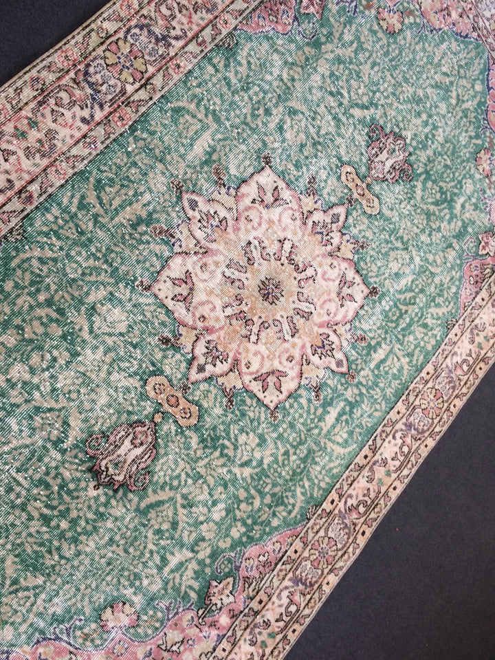 Green Turkish Runner Rug 5' x 9' Hand-Knotted | No. WR57226