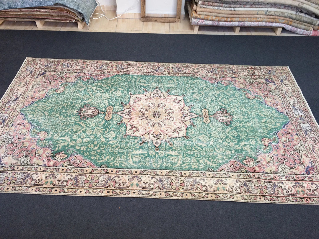 Green Turkish Runner Rug 5' x 9' Hand-Knotted | No. WR57226