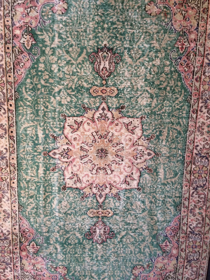 Green Turkish Runner Rug 5' x 9' Hand-Knotted | No. WR57226