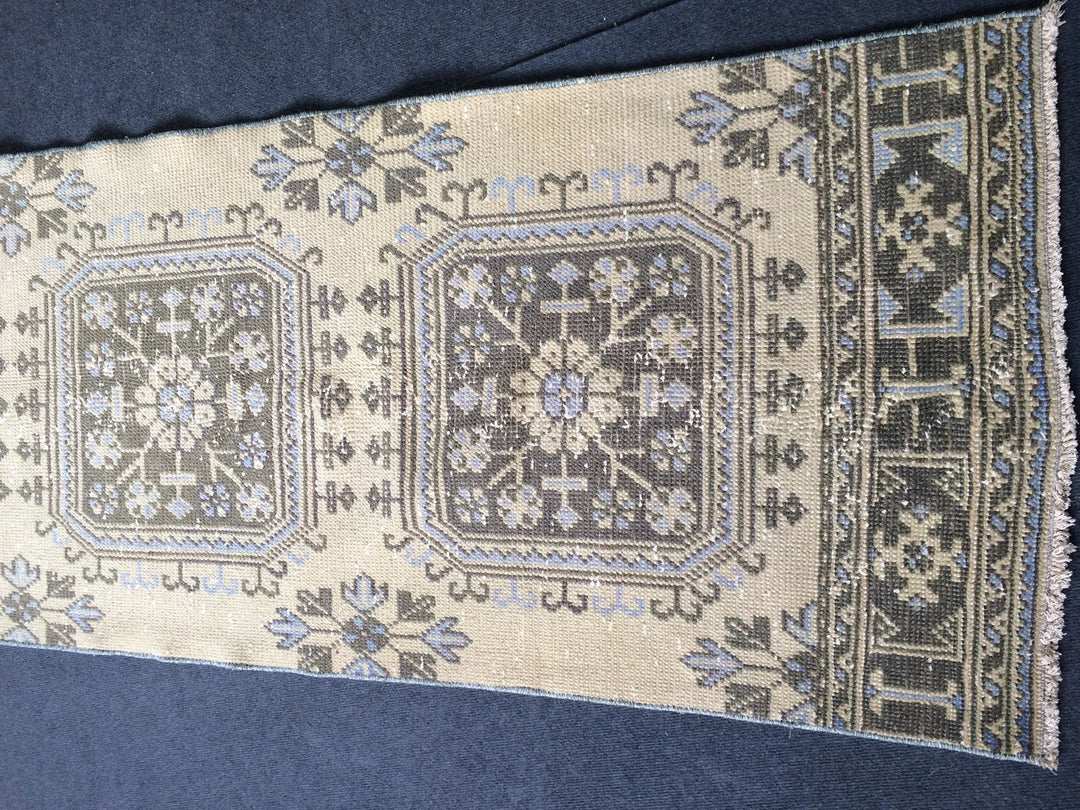 Beige Turkish Runner Rug 2' 8" x 12' Hand-Knotted | No. WR59663