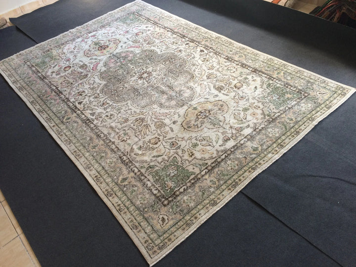 Beige Turkish Runner Rug 6' 8" x 9' 10" Hand-Knotted | No. WR60570