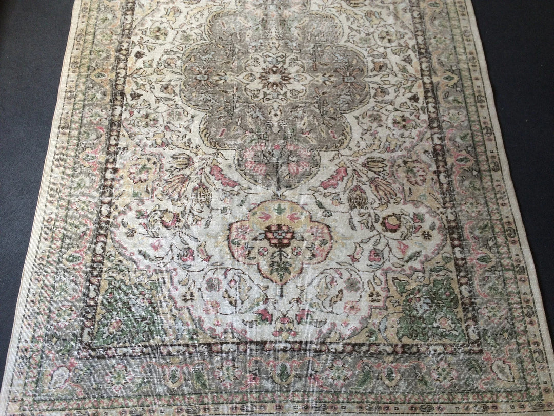 Beige Turkish Runner Rug 6' 8" x 9' 10" Hand-Knotted | No. WR60570