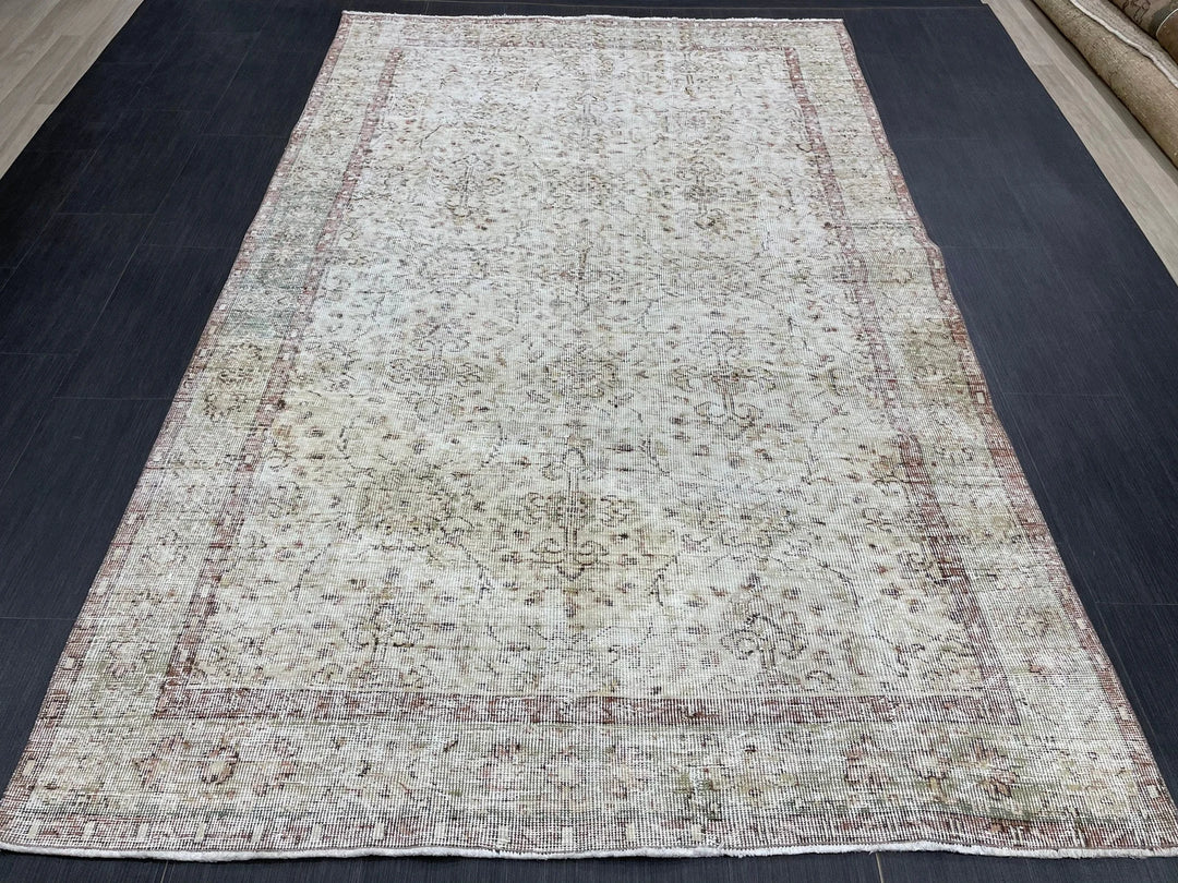 Beige Turkish Runner Rug 5' 4" x 8' 8" Hand-Knotted | No. WR61929