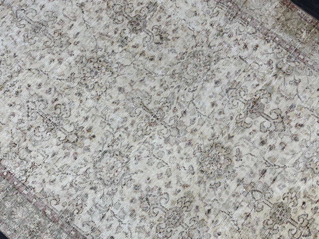 Beige Turkish Runner Rug 5' 4" x 8' 8" Hand-Knotted | No. WR61929