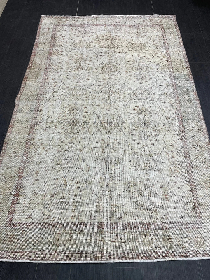 Beige Turkish Runner Rug 5' 4" x 8' 8" Hand-Knotted | No. WR61929