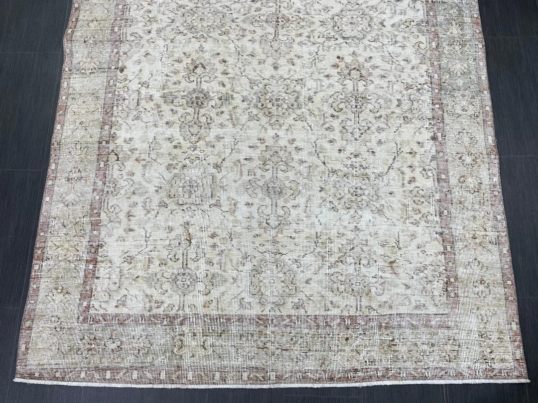 Beige Turkish Runner Rug 5' 4" x 8' 8" Hand-Knotted | No. WR61929