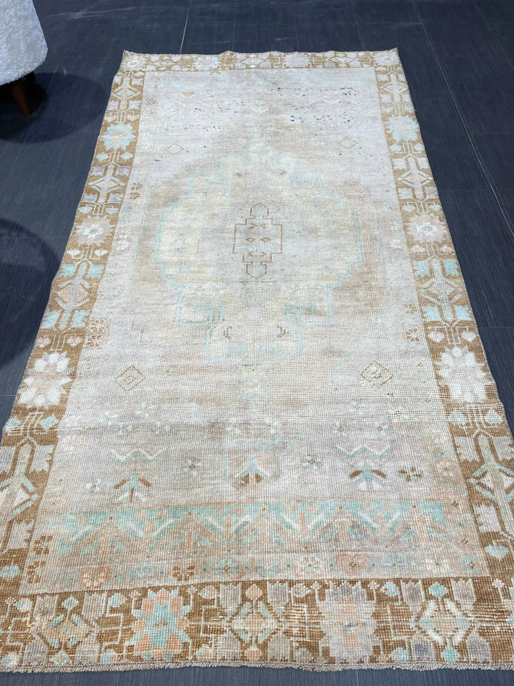 Tan Oushak Rug 3' 4" x 6' 7" - No. WR62060