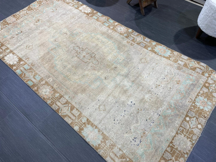 Tan Oushak Rug 3' 4" x 6' 7" - No. WR62060