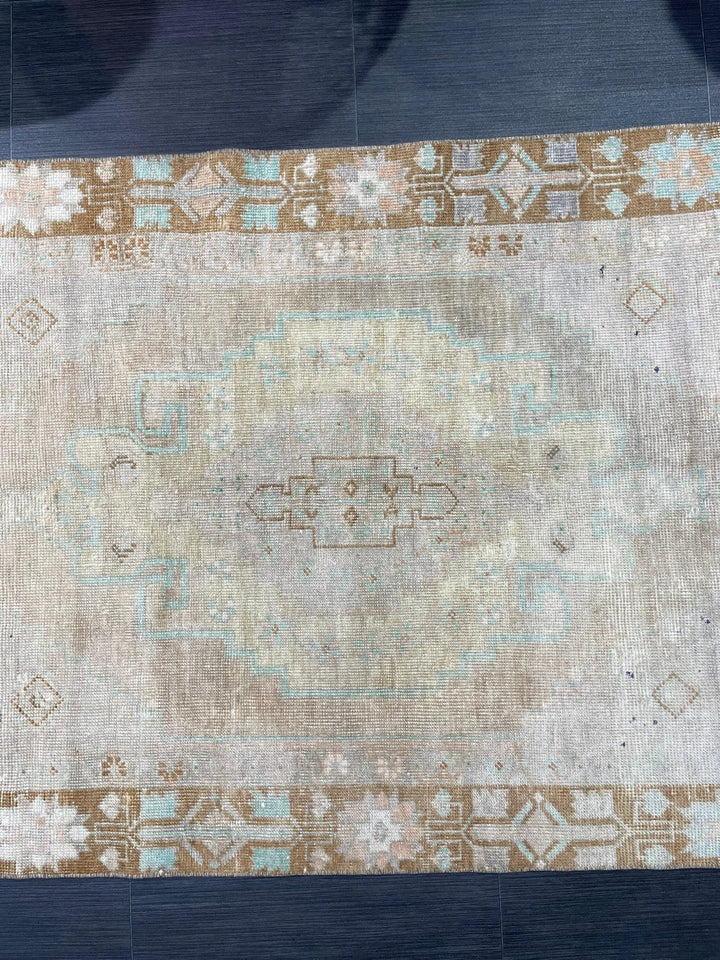 Tan Oushak Rug 3' 4" x 6' 7" - No. WR62060