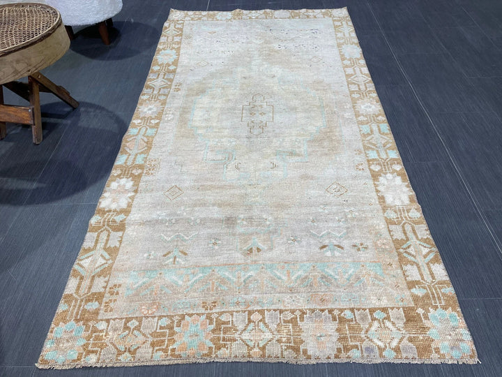 Tan Oushak Rug 3' 4" x 6' 7" - No. WR62060