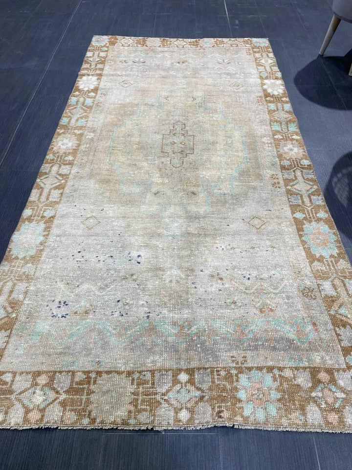 Tan Oushak Rug 3' 4" x 6' 7" - No. WR62060