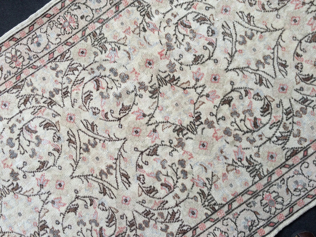 Beige Turkish Runner Rug 4' x 7' Hand-Knotted | No. WR63880