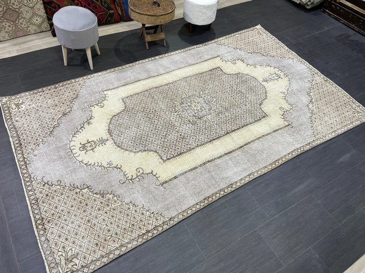 Beige Turkish Runner Rug 5' 3" x 9' 1" Hand-Knotted | No. WR64506