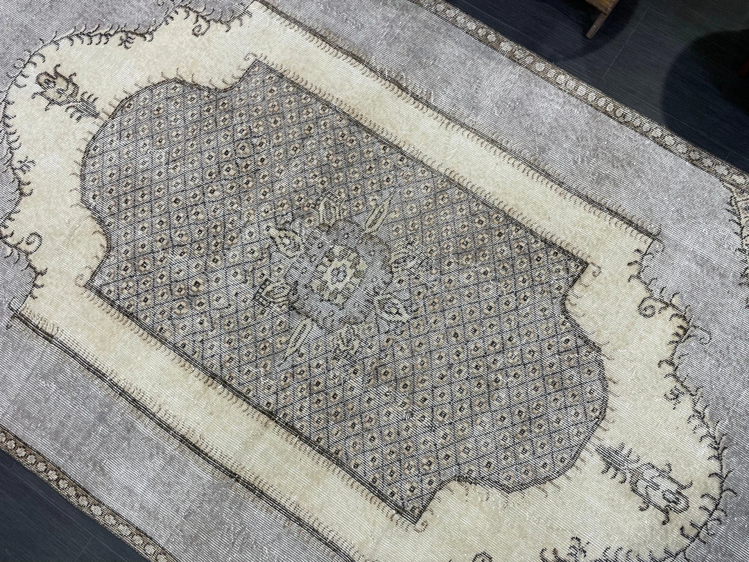 Beige Turkish Runner Rug 5' 3" x 9' 1" Hand-Knotted | No. WR64506
