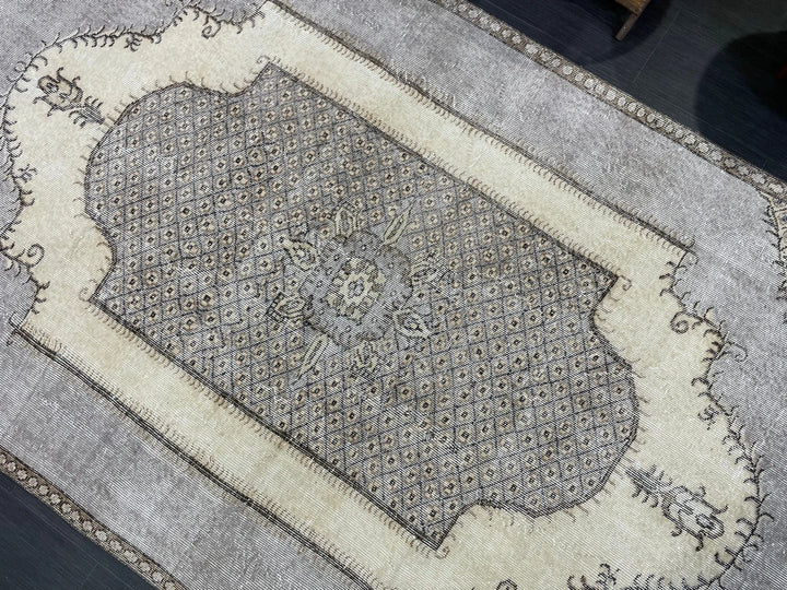 Beige Turkish Runner Rug 5' 3" x 9' 1" Hand-Knotted | No. WR64506