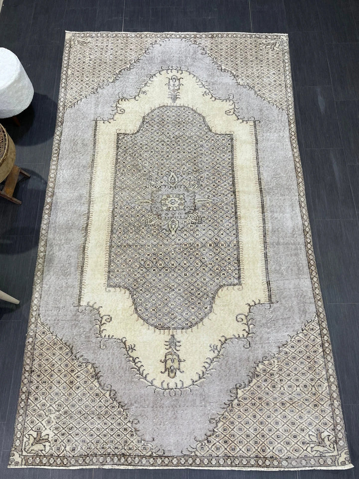 Beige Turkish Runner Rug 5' 3" x 9' 1" Hand-Knotted | No. WR64506