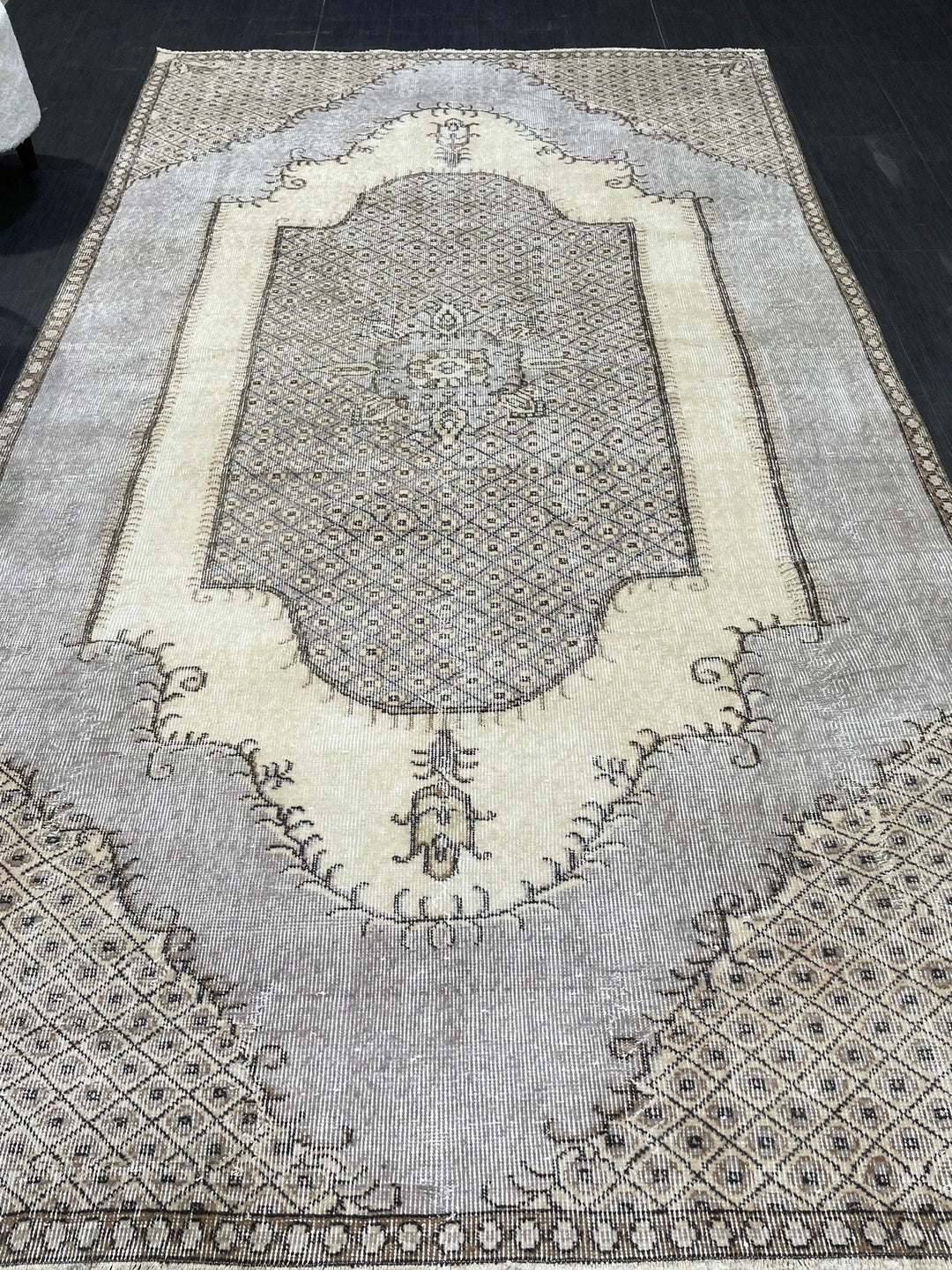 Beige Turkish Runner Rug 5' 3" x 9' 1" Hand-Knotted | No. WR64506