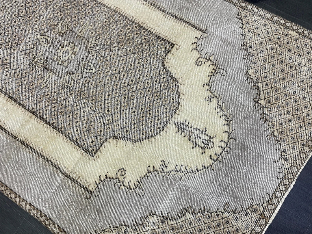 Beige Turkish Runner Rug 5' 3" x 9' 1" Hand-Knotted | No. WR64506