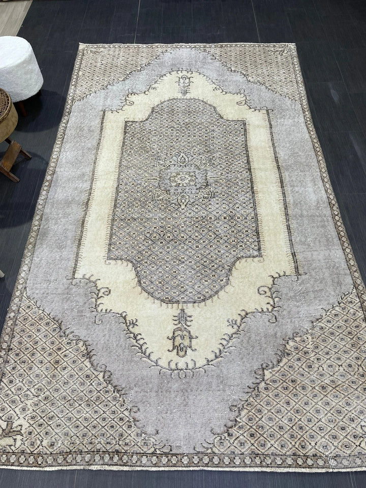 Beige Turkish Runner Rug 5' 3" x 9' 1" Hand-Knotted | No. WR64506