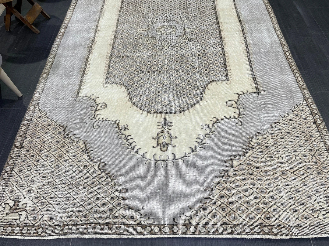 Beige Turkish Runner Rug 5' 3" x 9' 1" Hand-Knotted | No. WR64506