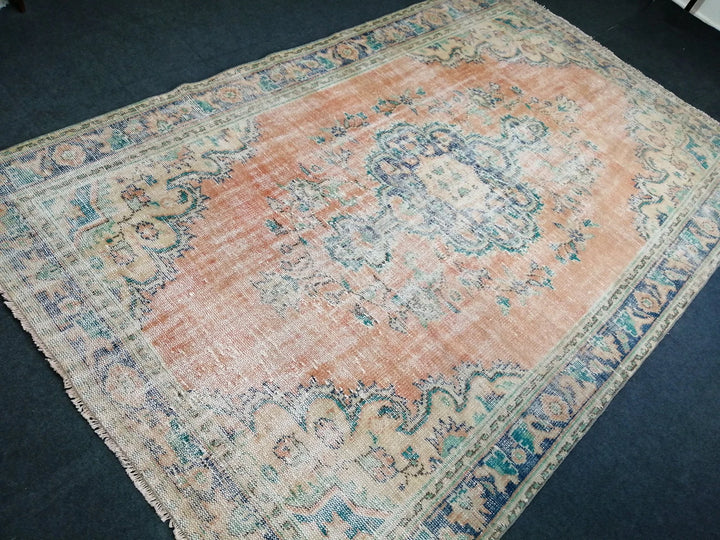 Beige Turkish Runner Rug 6' x 9' 7" Hand-Knotted | No. WR67340