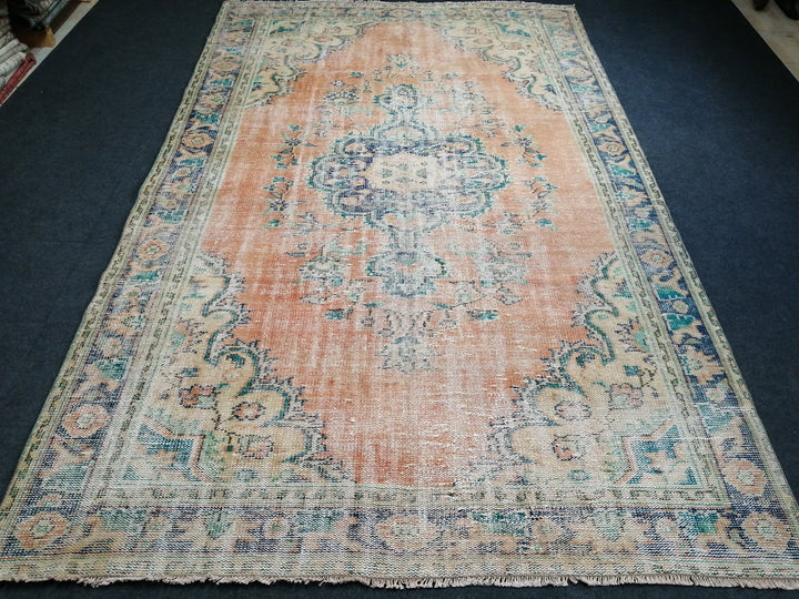 Beige Turkish Runner Rug 6' x 9' 7" Hand-Knotted | No. WR67340
