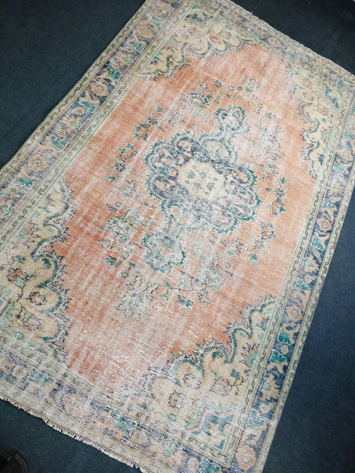 Beige Turkish Runner Rug 6' x 9' 7" Hand-Knotted | No. WR67340