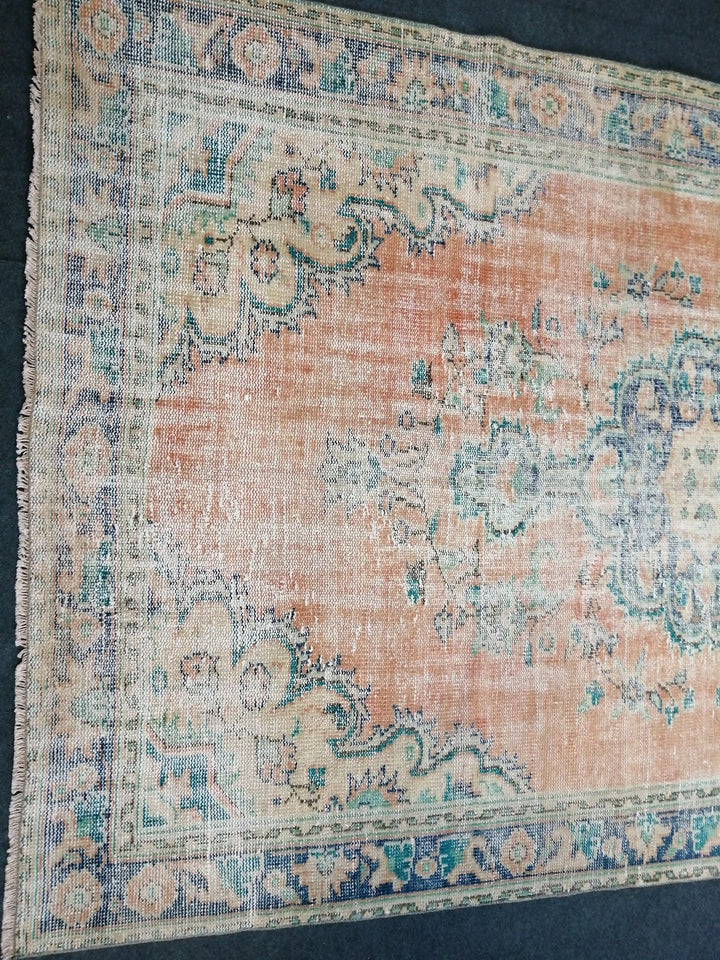 Beige Turkish Runner Rug 6' x 9' 7" Hand-Knotted | No. WR67340