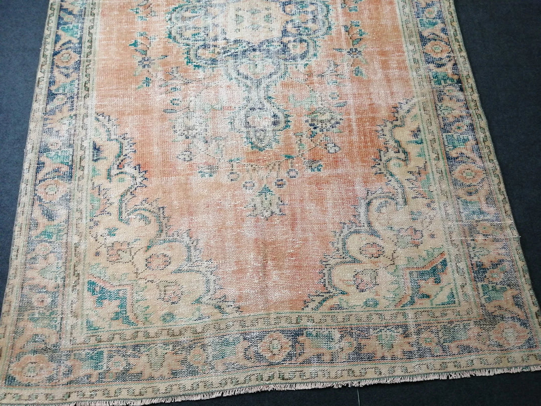 Beige Turkish Runner Rug 6' x 9' 7" Hand-Knotted | No. WR67340