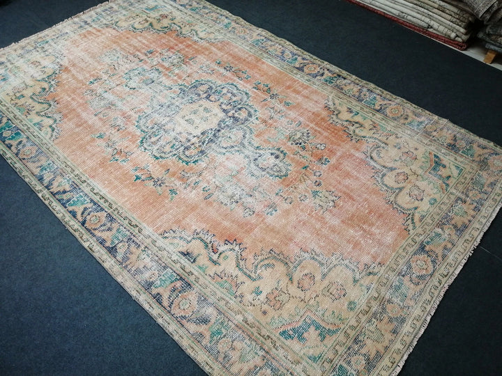 Beige Turkish Runner Rug 6' x 9' 7" Hand-Knotted | No. WR67340
