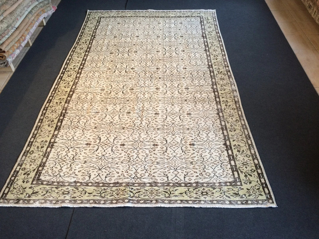 Green Turkish Runner Rug 6' x 9' 7" Hand-Knotted | No. WR70533