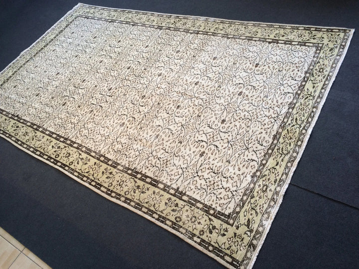 Green Turkish Runner Rug 6' x 9' 7" Hand-Knotted | No. WR70533