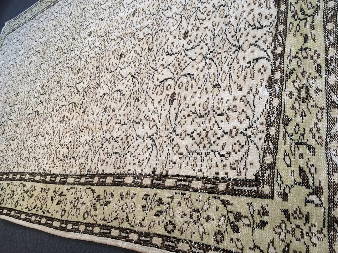 Green Turkish Runner Rug 6' x 9' 7" Hand-Knotted | No. WR70533
