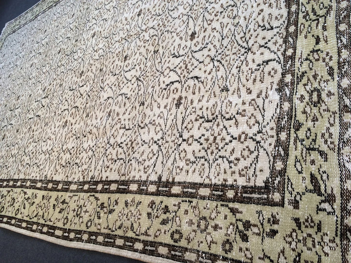 Green Turkish Runner Rug 6' x 9' 7" Hand-Knotted | No. WR70533