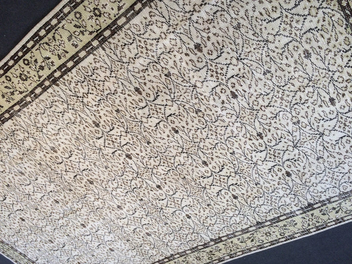 Green Turkish Runner Rug 6' x 9' 7" Hand-Knotted | No. WR70533