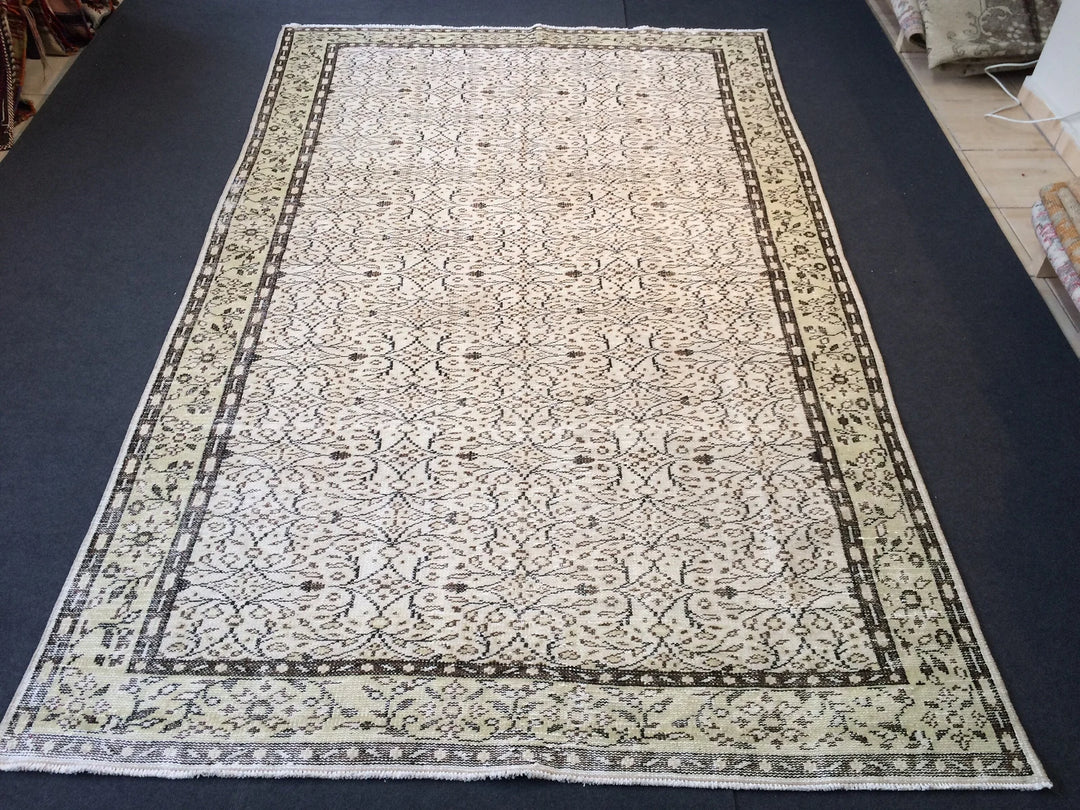 Green Turkish Runner Rug 6' x 9' 7" Hand-Knotted | No. WR70533