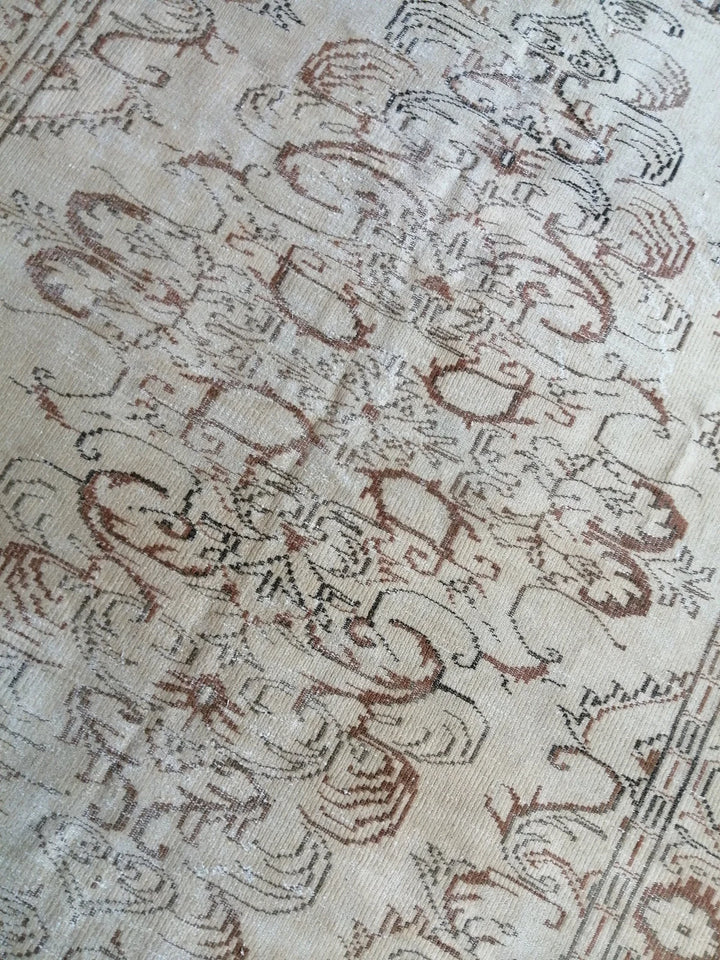 Beige Turkish Runner Rug 6' x 9' Hand-Knotted | No. WR72028