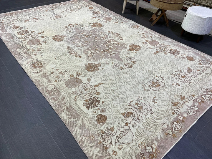 Beige Turkish Runner Rug 5' 10" x 9' 4" Hand-Knotted | No. WR72595