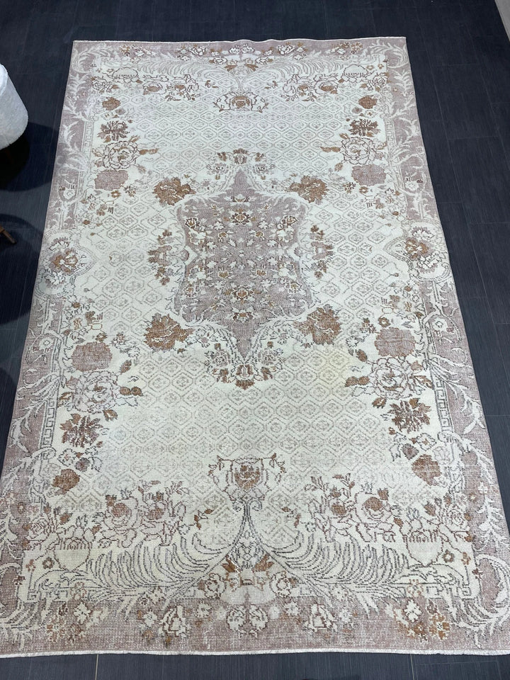 Beige Turkish Runner Rug 5' 10" x 9' 4" Hand-Knotted | No. WR72595