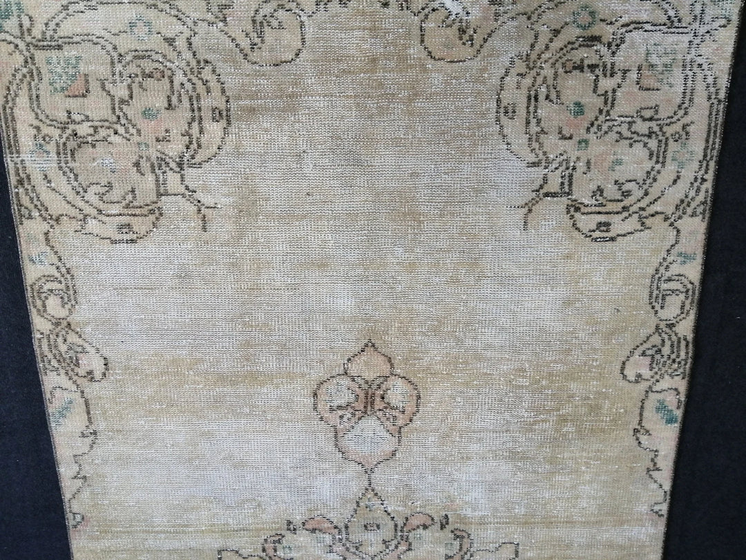 Beige Turkish Runner Rug 4' x 9' Hand-Knotted | No. WR72850