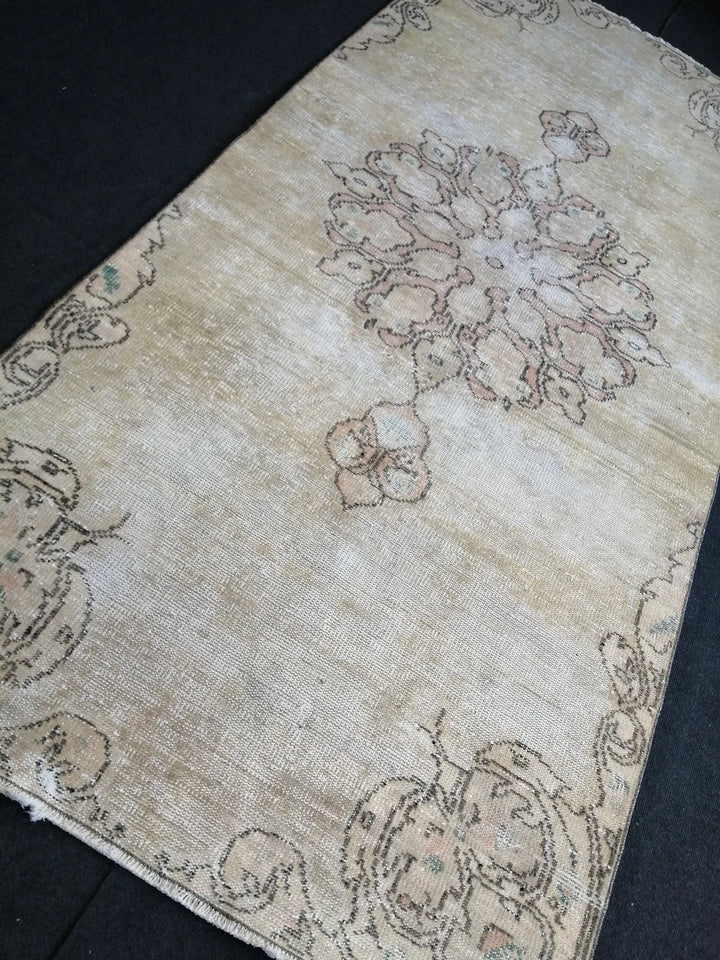 Beige Turkish Runner Rug 4' x 9' Hand-Knotted | No. WR72850