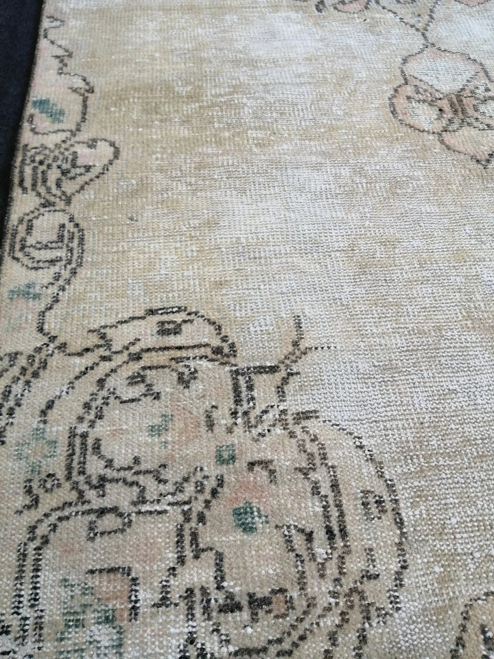 Beige Turkish Runner Rug 4' x 9' Hand-Knotted | No. WR72850